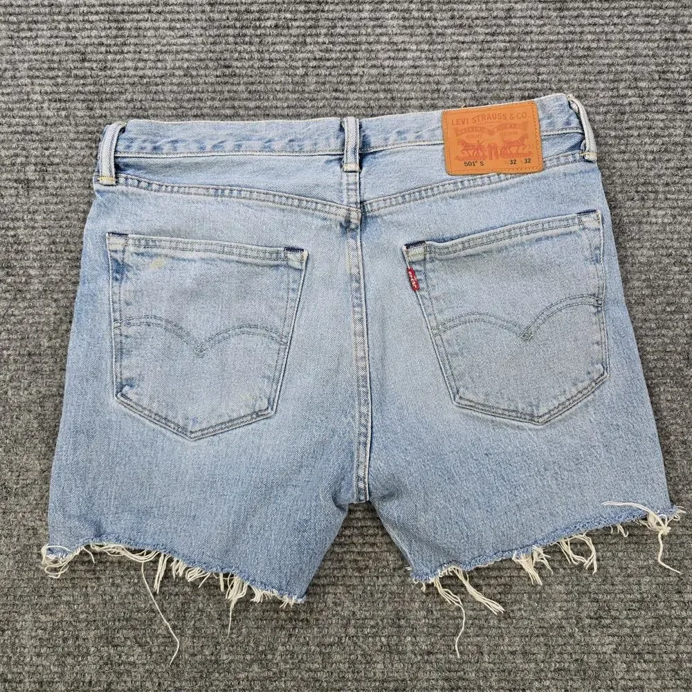Levi's 501 Shorts Womens 32 Blue Button Fly Raw Hem Denim - Picture 4 of 7